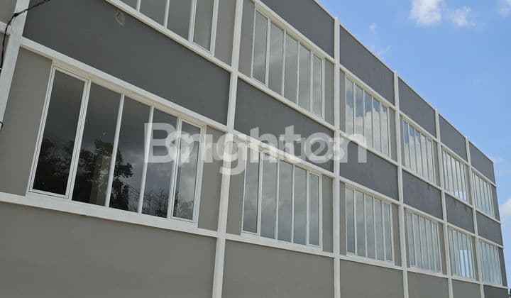 Strategic 3-story shop house Syarifuddin Yoes