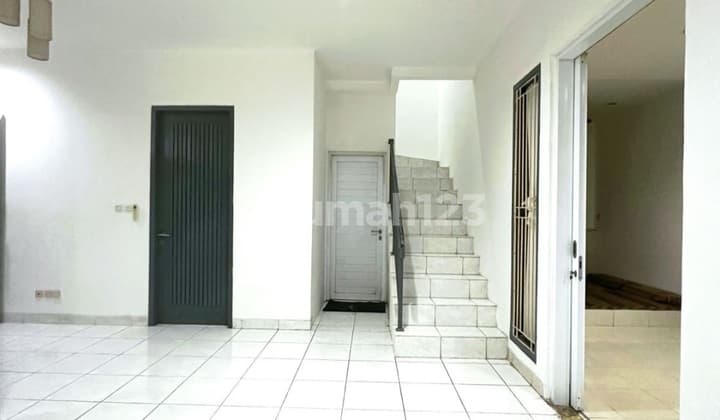 Dijual Rumah Rapi Siap Huni Di Nusaloka, Bsd