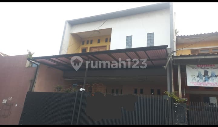 Rumah Dijual di Pharmindo Cimahi 2,5 Lantai.dekat Pusat Kota dan Stasiun Kereta Api