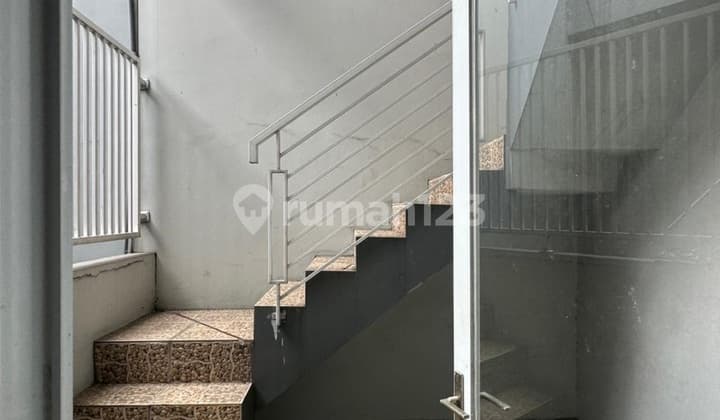 Rumah Dijual Singgasana Pradana.harga di Bawah Pasaran.siap Huni.fasilitas Lengkap.dekat Pintu Tol Moh.toha