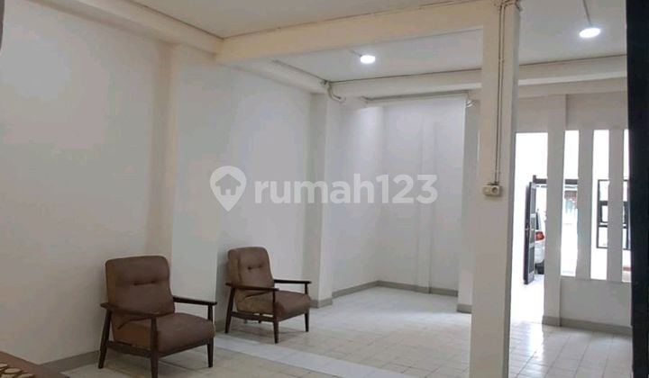 Rumah Sewa Ciateul Pusat Kota Strategis Dekat Alun Alun.baru Renovasi Bisa Untuk Kantor