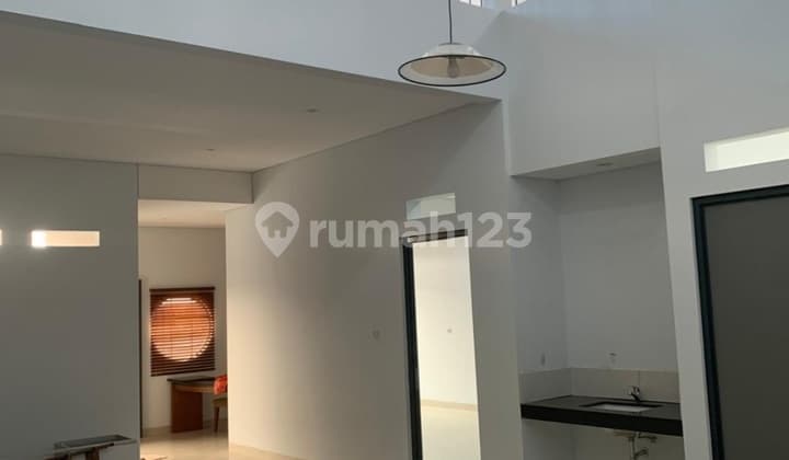 Rumah Dijual Di Pasir Luyu Dekat Pusat Kota Alun Alun Braga.dekat Pintu Tol Juga