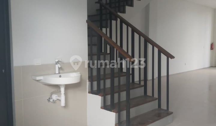 Flood-free, Shop House, 3 Floors, Freehold, Ready to Occupy.
