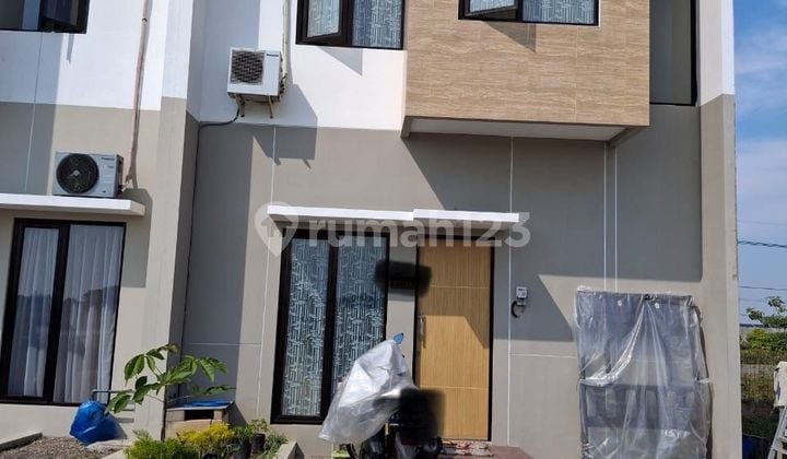 Rumah 2 Lt Modern Minimalis Dekat Merr Wiguna Surabaya Siap Huni