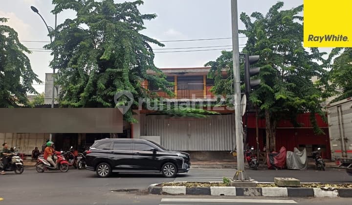 Ruko Area Komersial di Jl Dharmawangsa Surabaya