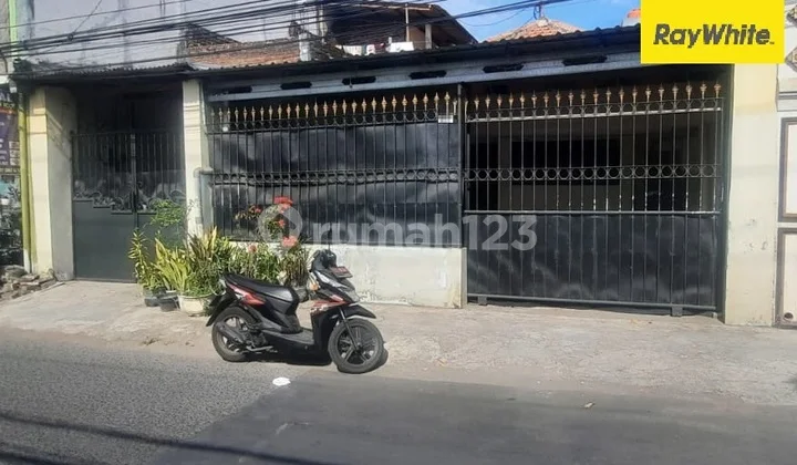 Rumah 2 Lantai Dijual di Jalan Gebang Putih Surabaya Rumah 2 Lantai Dijual di Jalan Gebang Putih Surabaya