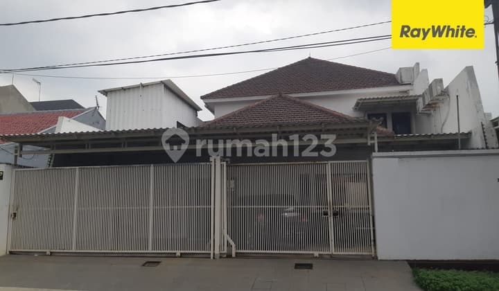 Rumah 2 Lantai Dijual di Jl Manyar Tirtomoyo Surabaya