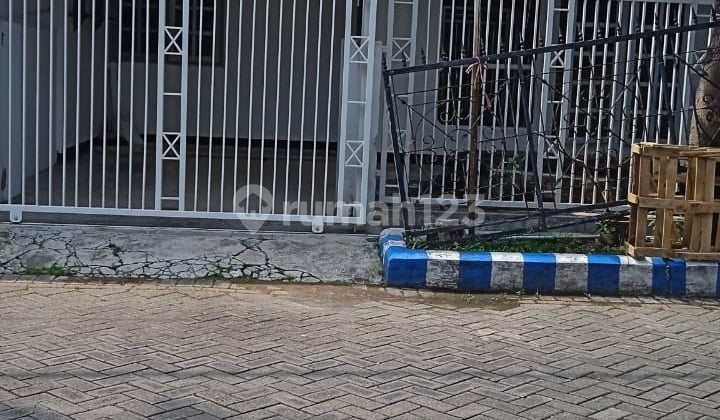 House for Sale on Jl Kutisari Indah Barat Surabaya House for Sale on Jl Kutisari Indah Barat Surabaya