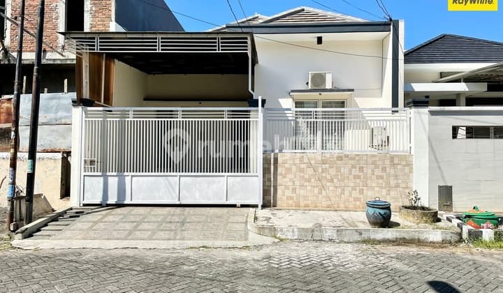 For Rent: House on Jl Barata Jaya Gubeng Surabaya