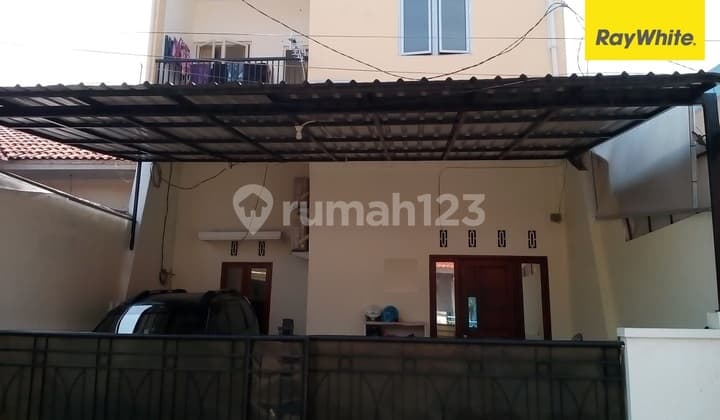 Dijual Rumah 2 Lt SHM di Lebak Indah Regency Surabaya