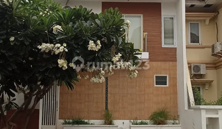 For Sale: 2-Story House with SHM in Taman Mutiara, Surabaya For Sale: 2-Story House with SHM in Taman Mutiara, Surabaya