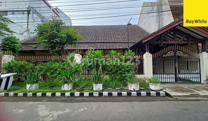 For Rent Strategic House on Jl Jemursari Surabaya