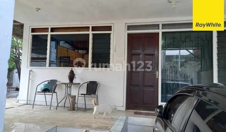 Dijual Rumah di Jalan Barata Jaya Surabaya Timur Dijual Rumah di Jalan Barata Jaya Surabaya Timur