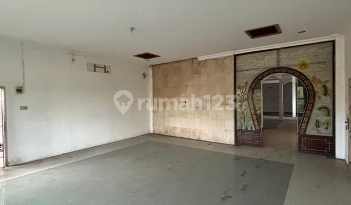 2-story shop house for rent on Jl Karang Menjangan Surabaya
