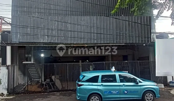 Rumah 2 lt Dijual di Gayungsari Barat Surabaya Rumah 2 lt Dijual di Gayungsari Barat Surabaya