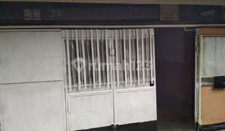 Rumah di Jl.Petojo 2 Lantai SHM Butuh Renovasi