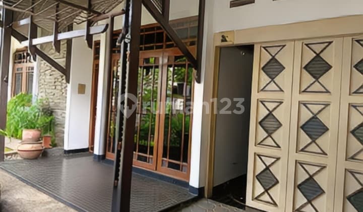 Rumah Terawat Dekat Pasteur, Setra Duta