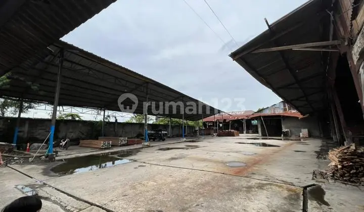 Land for Sale with Building Bonus in Marunda, North Jakarta