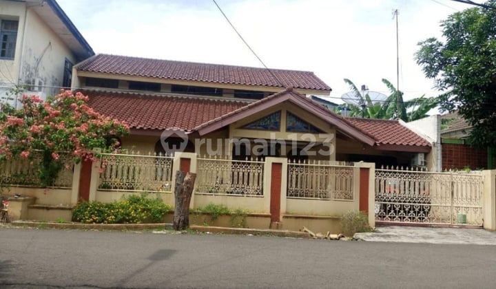 Dijual Rumah Luas Siap Huni di Jakasampurna Kota Bekasi