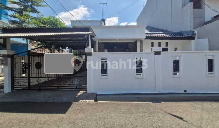 Dijual Rumah Hoek di Taman Buaran Indah 1 Jakarta Timur