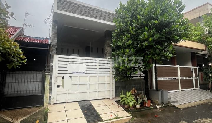 Disewakan Rumah 1 1/4 Lantai di Dutabumi 3 Harapan Indah Bekasi