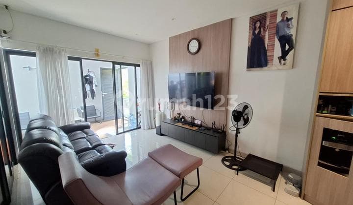 For Rent House in Wisteria Cluster Metland East Jakarta