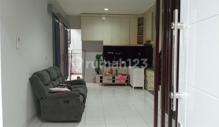 Disewa Rumah 2 Lantai di Cluster Acacia Summarecon Bekasi