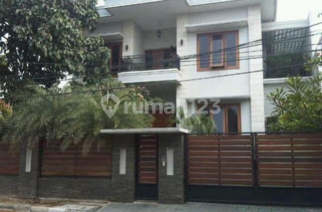 Di Jual Cepat Rumah Siap Huni di Kawasan Elite Menteng, Jakarta