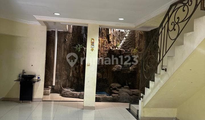 For Quick Sale: 2-Story House in Metland Ujung Menteng, Jakarta