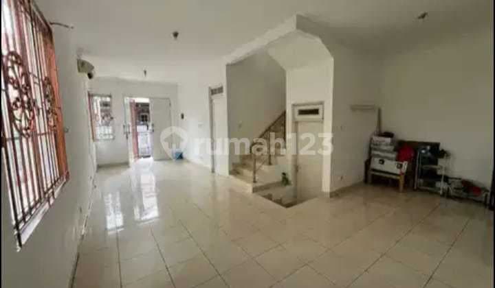 For Quick Sale House in Taman Semanan Indah Kalideres