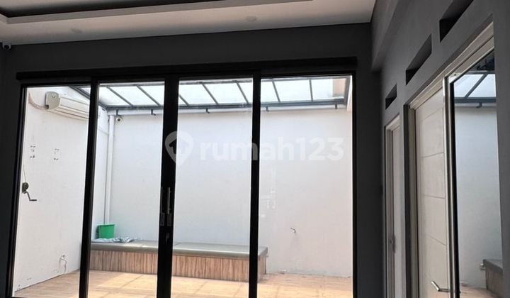 Dijual Rumah 2 Lantai Semi Furnish di Cluster Neo Vasana Bekasi