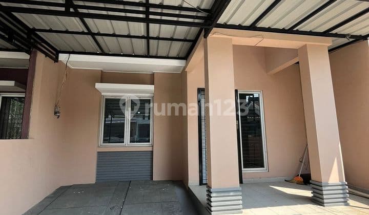 Ready-to-occupy House for Sale in Bulevar Hijau, Kota Harapan Indah, Bekasi