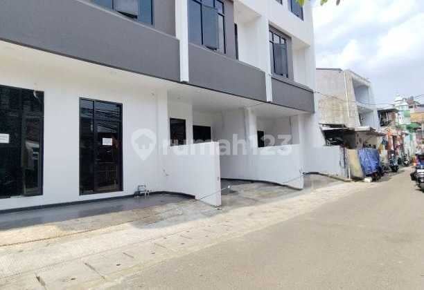 Di Jual Rumah Ready 3Lt Siap Huni Strategis Kemayoran
