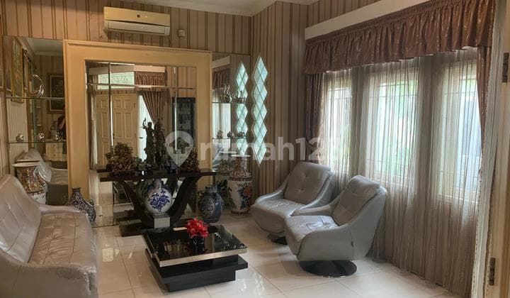 Dijual Cepat Rumah Shm Luas 300m 5+2 Kamar Bintaro Sektor 3