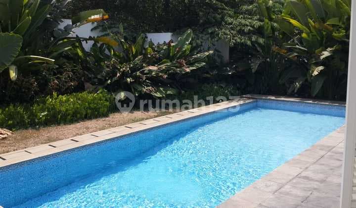 Rumah 3.5 Lantai Shm Luas 400m 3+2 Kamar Kolam Privat Kemang