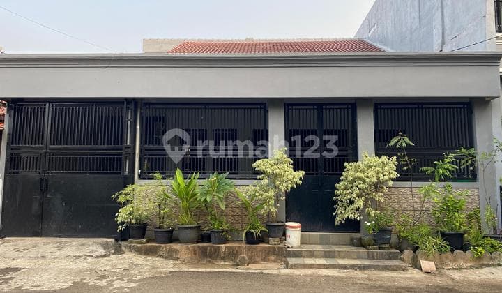 Rumah 2 Lantai Shm Luas 180m 4 Kamar Kreo Dekat Jakarta Selatan