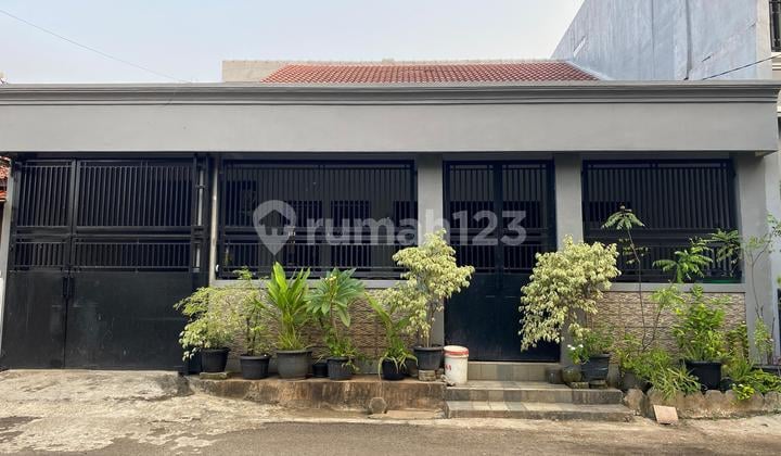 Rumah 2 Lantai Shm Luas 180m 4 Kamar Kreo Dekat Jakarta Selatan