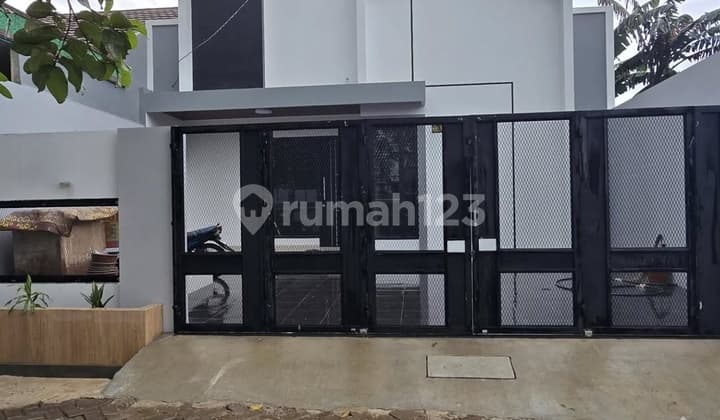 House Near ICE BSD, 150 Sqm, 3 Bedrooms, Freehold, 2 Carports