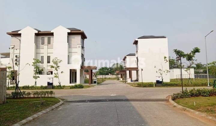 Disewakan Rumah Bagus 3 Lantai Furnished Siap Huni Murah Dekat Bandara Di Lavon Suvarna Sutera Cikupa Tangerang Banten