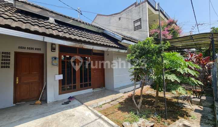Rumah Nyaman Dalam Komplek