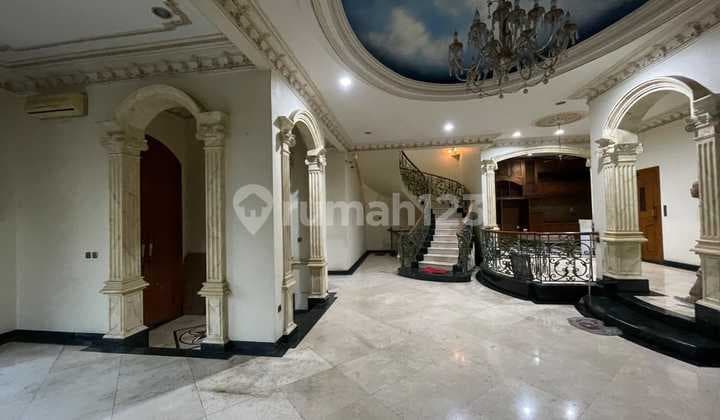 Rumah Mewah, Hoek, Bebas Banjir, 5 Lantai, Akses Lift, Strategis Muara Karang Pluit (ivan)