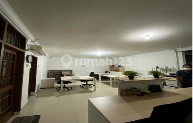 Disewakan/Dijual Ruang Usaha Salemba, Jakarta Pusat (Ivan)