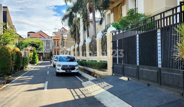 Rumah Area Elite Duren Sawit Mewah Dan Cantik Asri Siap Huni