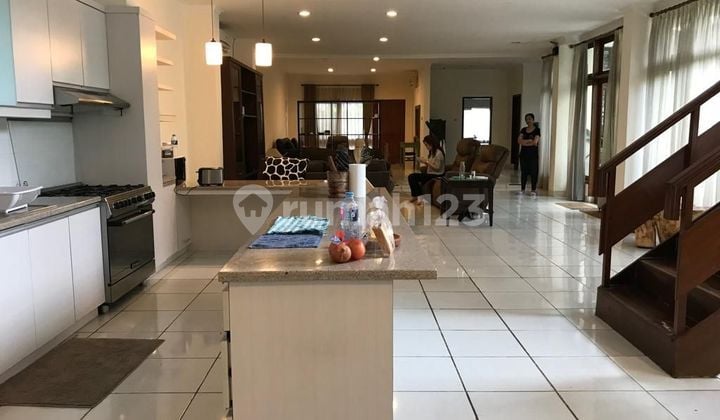 Rumah Mewah Di Jual area Menteng Siap Huni Jakarta Pusat