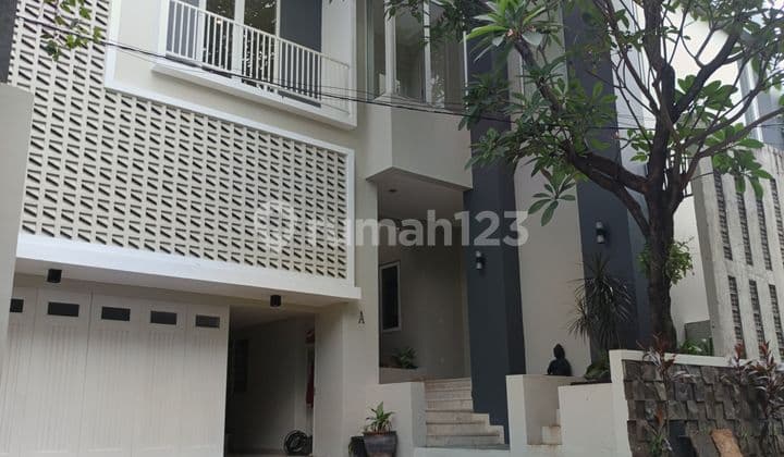 Hunian Area Kemang Model Luxury Town House Kemang Jakarta Selatan