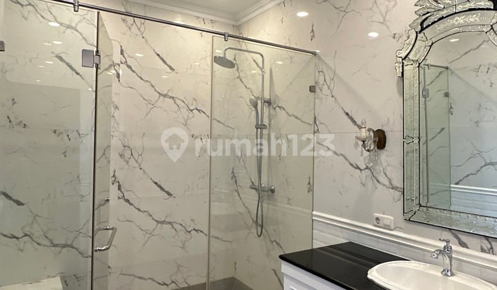 Di Sewakan Rumah Cocok Untuk Expatriat Menteng