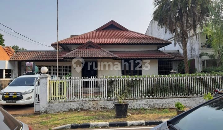 Rumah Secondary Area Premium Menteng Jakarta Pusat
