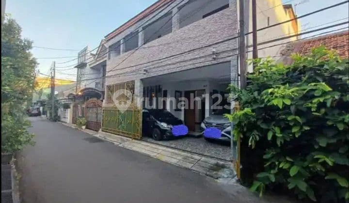 For Rent: Nice Semi-Furnished House in Pondok Bambu, Duren Sawit