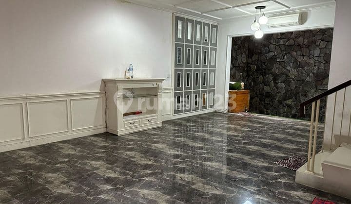 Disewa Rumah modern 2 Lt di Cluster Victoria Garden Galaxy Bekasi