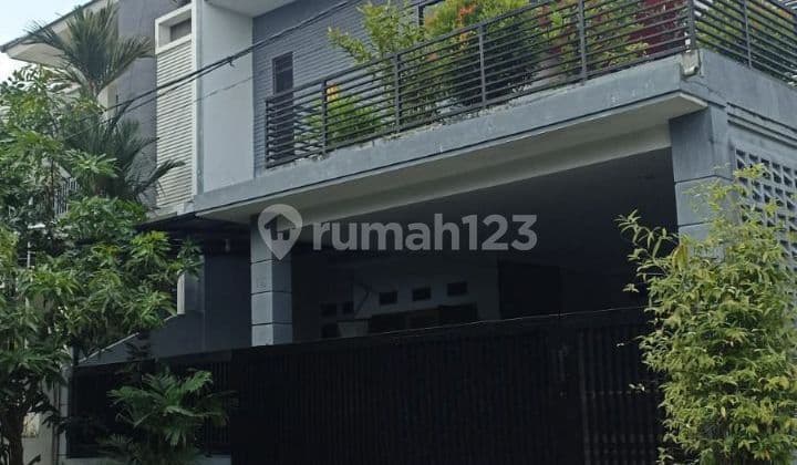 Dijual Rumah 2 lantai di Kemang Pratama jalan mawar Bekasi